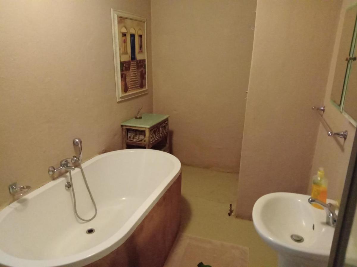 On Golden Pond - Mount Amanzi Apartment Hartbeespoort Bagian luar foto