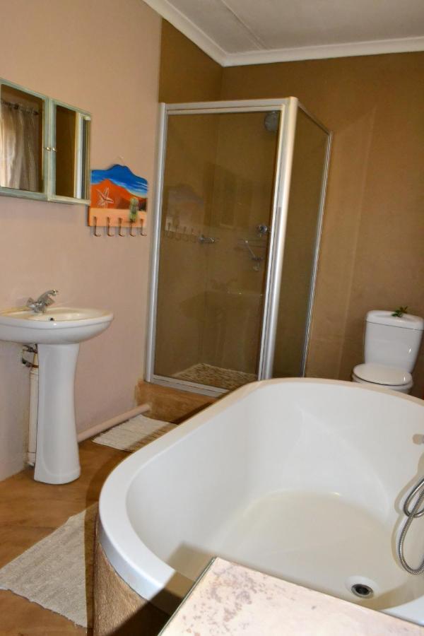 On Golden Pond - Mount Amanzi Apartment Hartbeespoort Bagian luar foto