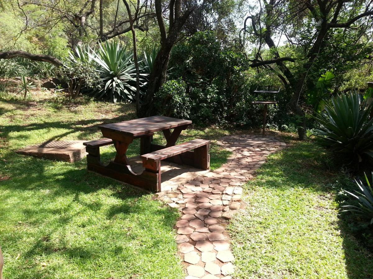 On Golden Pond - Mount Amanzi Apartment Hartbeespoort Bagian luar foto